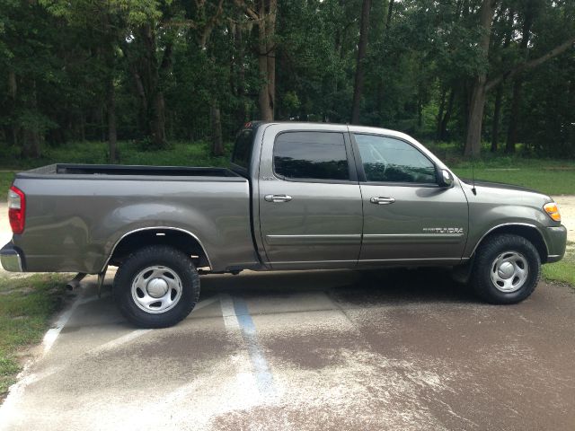 2004 Toyota Tundra TRIO