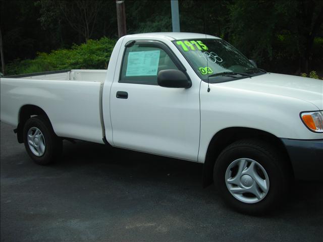 2004 Toyota Tundra Base