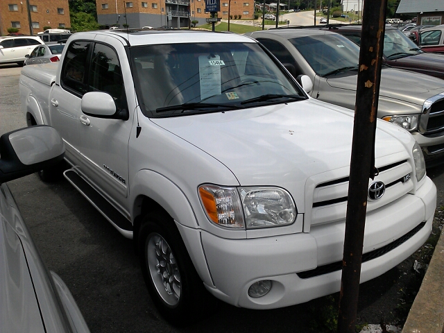 2005 Toyota Tundra Limited 4x4 (marshalltown)