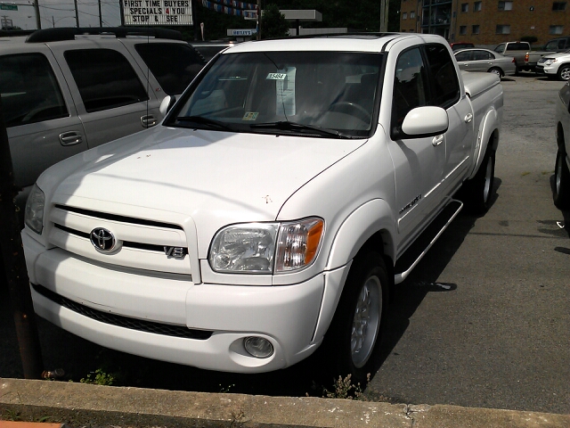 2005 Toyota Tundra Limited 4x4 (marshalltown)