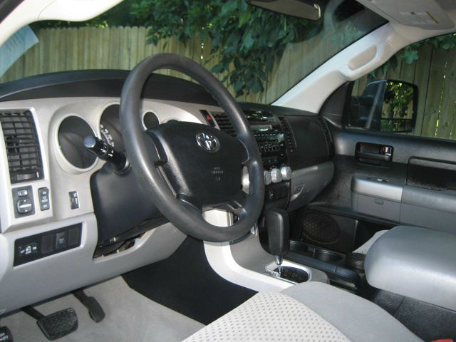 2007 Toyota Tundra 2004 Rtible LXi