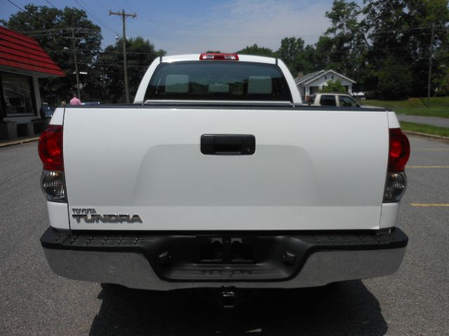 2007 Toyota Tundra Reg. Cab 8-ft. Bed 4WD