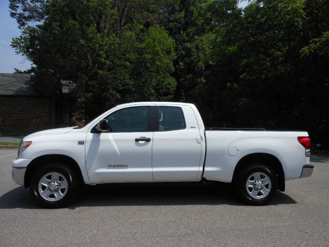 2007 Toyota Tundra Reg. Cab 8-ft. Bed 4WD