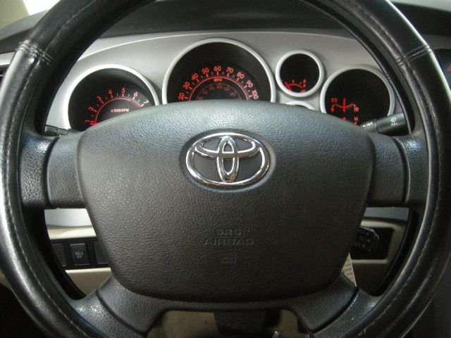 2008 Toyota Tundra V-12