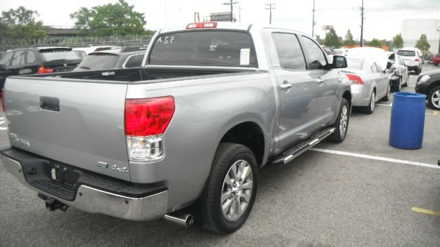 2010 Toyota Tundra 4dr Sdn Man 2.0T Fronttrak