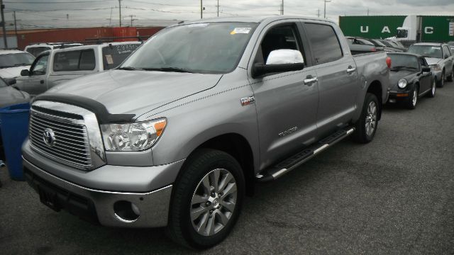 2010 Toyota Tundra 4dr Sdn Man 2.0T Fronttrak