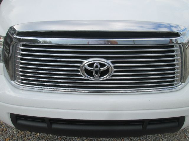 2010 Toyota Tundra 4dr Sdn V8 CXL