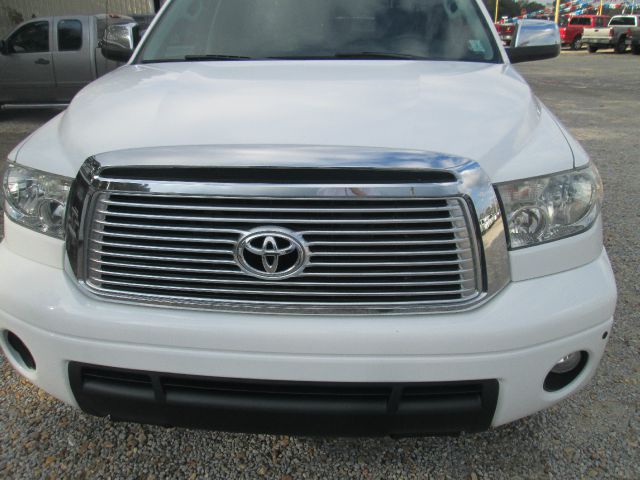 2010 Toyota Tundra 4dr Sdn V8 CXL