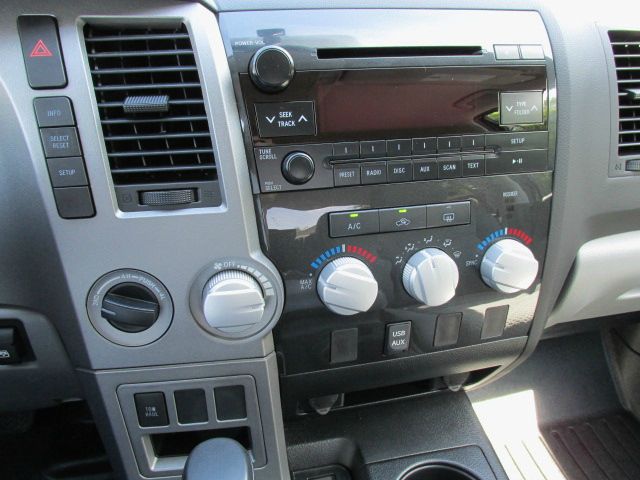 2011 Toyota Tundra 2006 Mercury