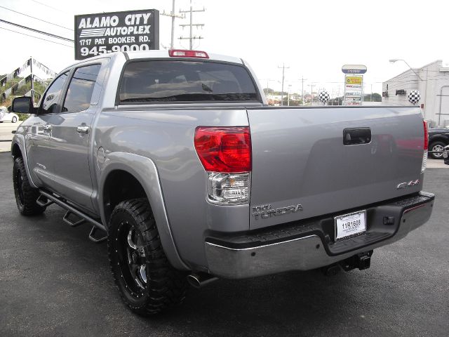 2011 Toyota Tundra 4dr Sdn Man 2.0T Fronttrak