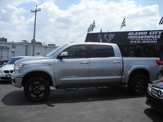 2011 Toyota Tundra 4dr Sdn Man 2.0T Fronttrak