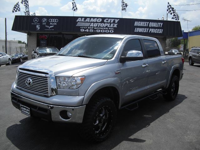 2011 Toyota Tundra 4dr Sdn Man 2.0T Fronttrak