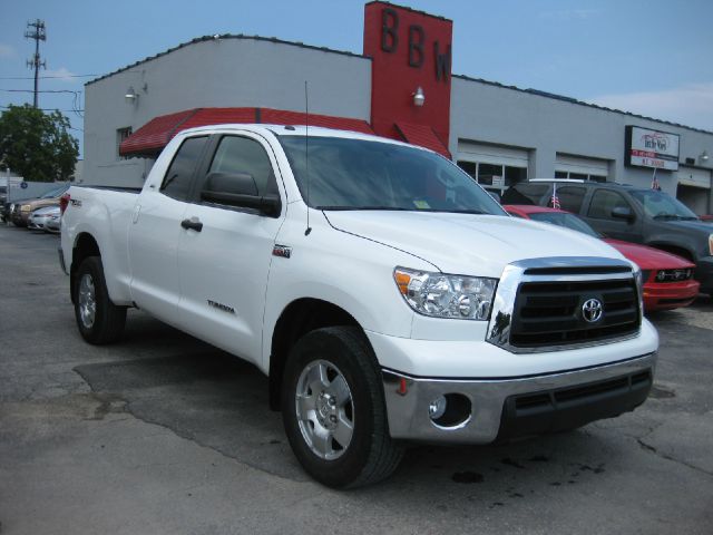 2011 Toyota Tundra 7 Passenger Quad Seating 4 Door