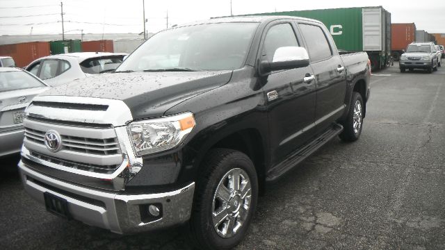 2013 Toyota Tundra SLT Sharp