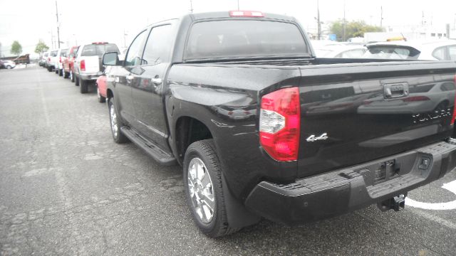 2013 Toyota Tundra SLT Sharp