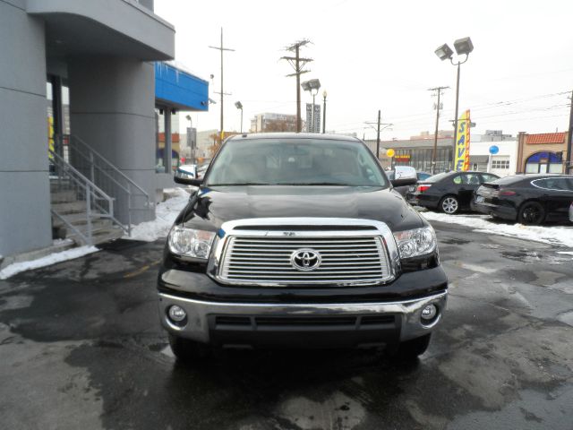 2013 Toyota Tundra 4dr Sdn Man 2.0T Fronttrak