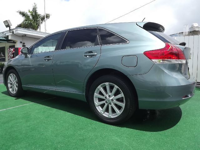 2012 Toyota Venza 2006 Hyundai LX