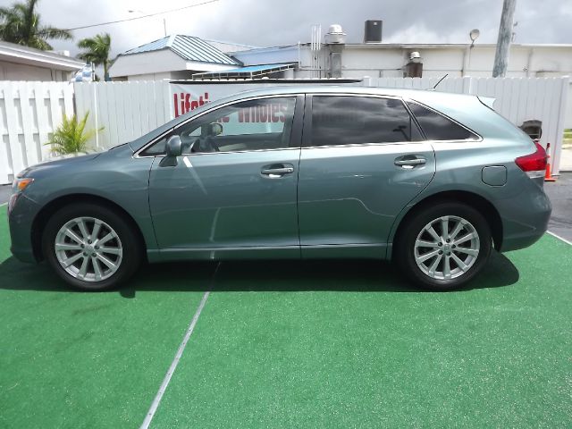 2012 Toyota Venza 2006 Hyundai LX