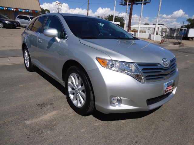 2012 Toyota Venza 740il 4dr Sdn Sedan