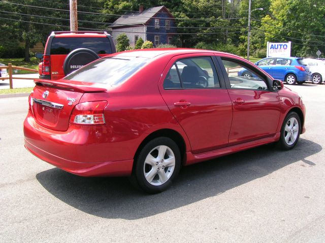 2008 Toyota Yaris Sport Utility 4D