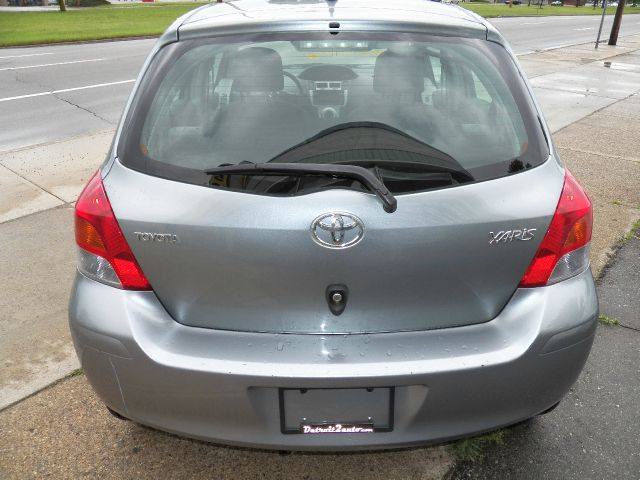 2009 Toyota Yaris Base W/5-spd Auto