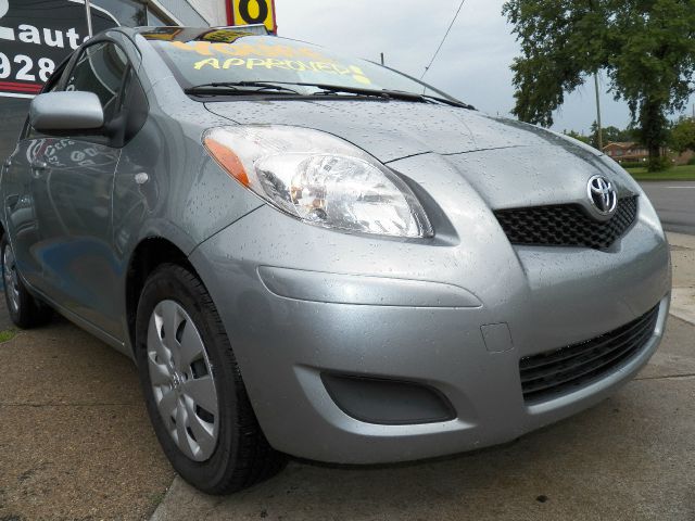 2009 Toyota Yaris Base W/5-spd Auto