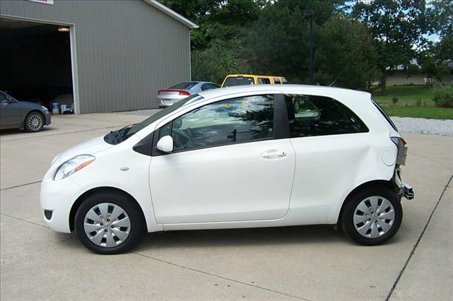 2009 Toyota Yaris Sport Utility 4 D