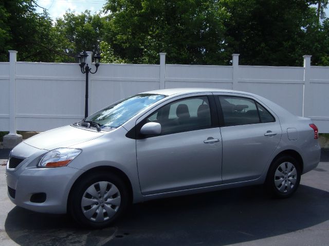 2009 Toyota Yaris Base