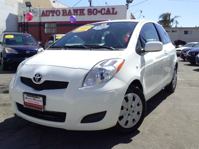 2010 Toyota Yaris 2dr Spyder GS 2.4L Sportronic