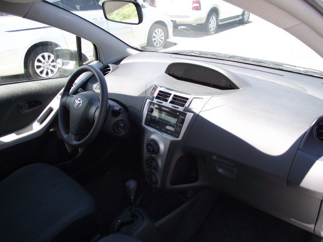 2011 Toyota Yaris Prerunner Double CAB