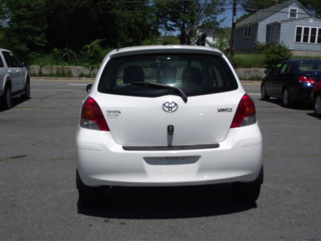 2011 Toyota Yaris Prerunner Double CAB