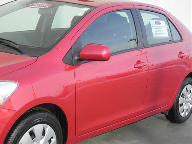 2012 Toyota Yaris Base