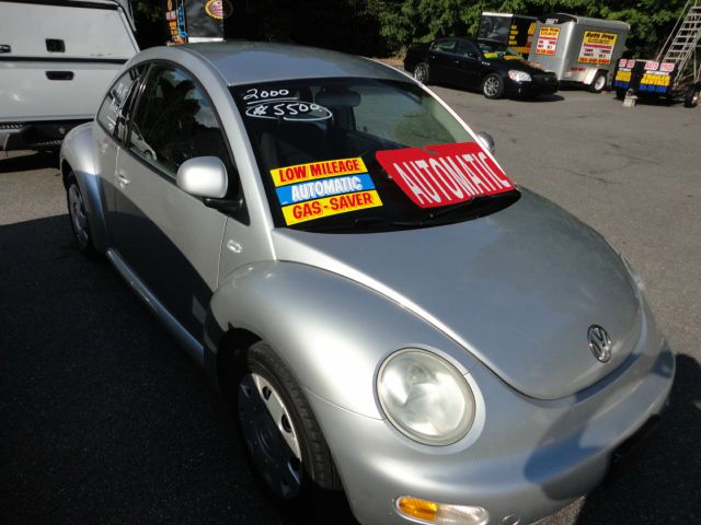 2000 Volkswagen Beetle FWD 4dr Sport