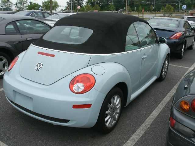 2006 Volkswagen Beetle W/ Navigation