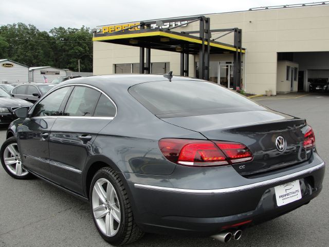 2013 Volkswagen CC GLS Convertible 2D