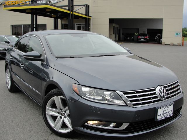 2013 Volkswagen CC GLS Convertible 2D