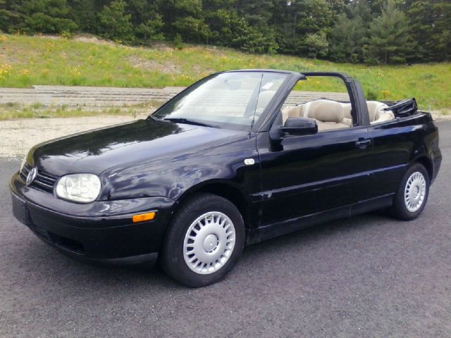 2000 Volkswagen Cabrio S Sedan