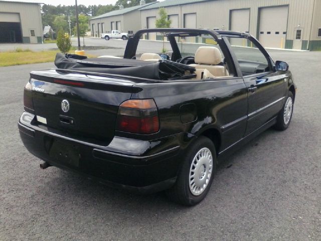 2000 Volkswagen Cabrio S Sedan