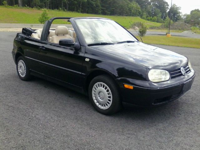 2000 Volkswagen Cabrio S Sedan