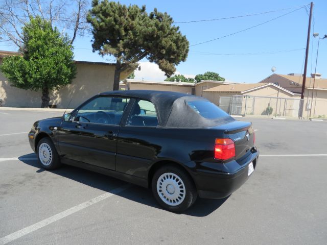 2001 Volkswagen Cabrio S Sedan