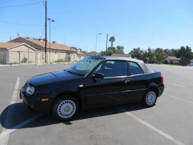 2001 Volkswagen Cabrio S Sedan