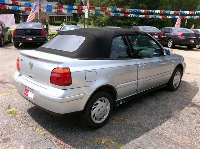 2002 Volkswagen Cabrio FWD 4dr Sport