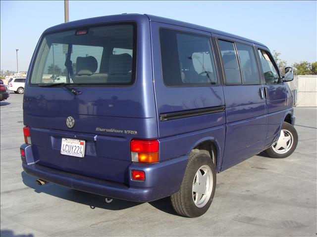 1999 Volkswagen EuroVan Deluxe Sport