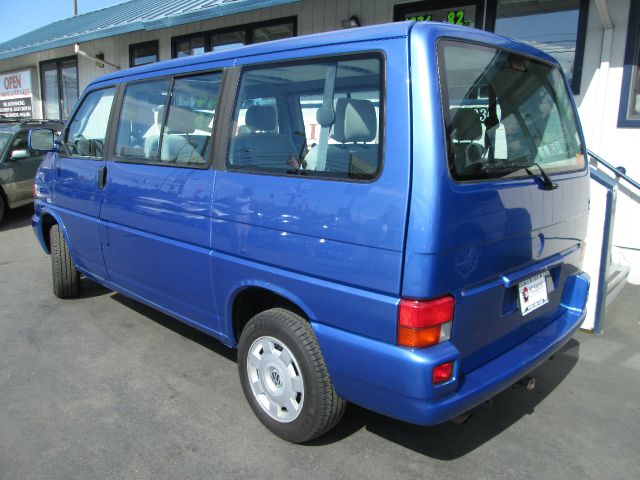 1999 Volkswagen EuroVan Deluxe Sport