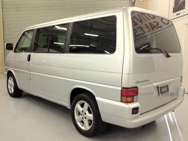 2002 Volkswagen EuroVan FWD 4dr Sport