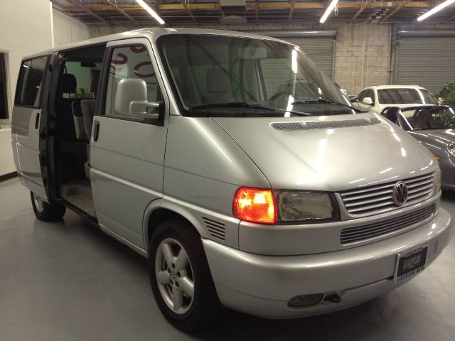 2002 Volkswagen EuroVan FWD 4dr Sport