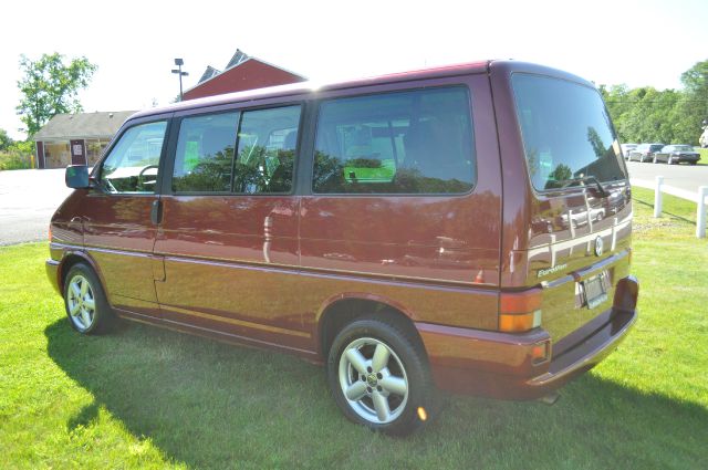 2003 Volkswagen EuroVan Deluxe Sport