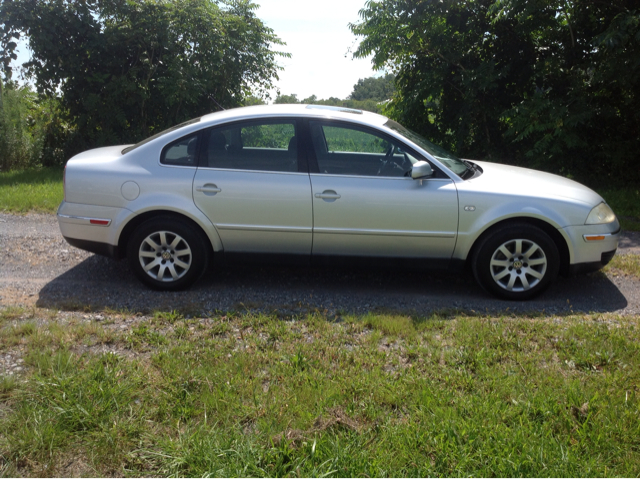 2003 Volkswagen Fox FWD 4dr Sport