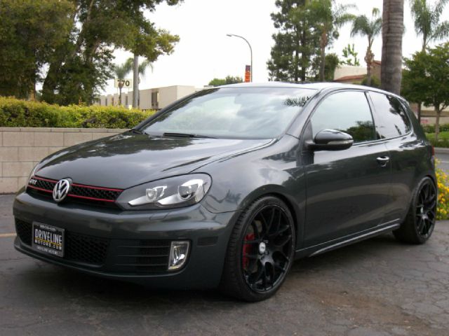 2010 Volkswagen GTI XLE W/moon-roof