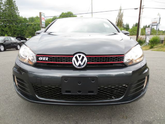 2011 Volkswagen GTI XLE W/moon-roof